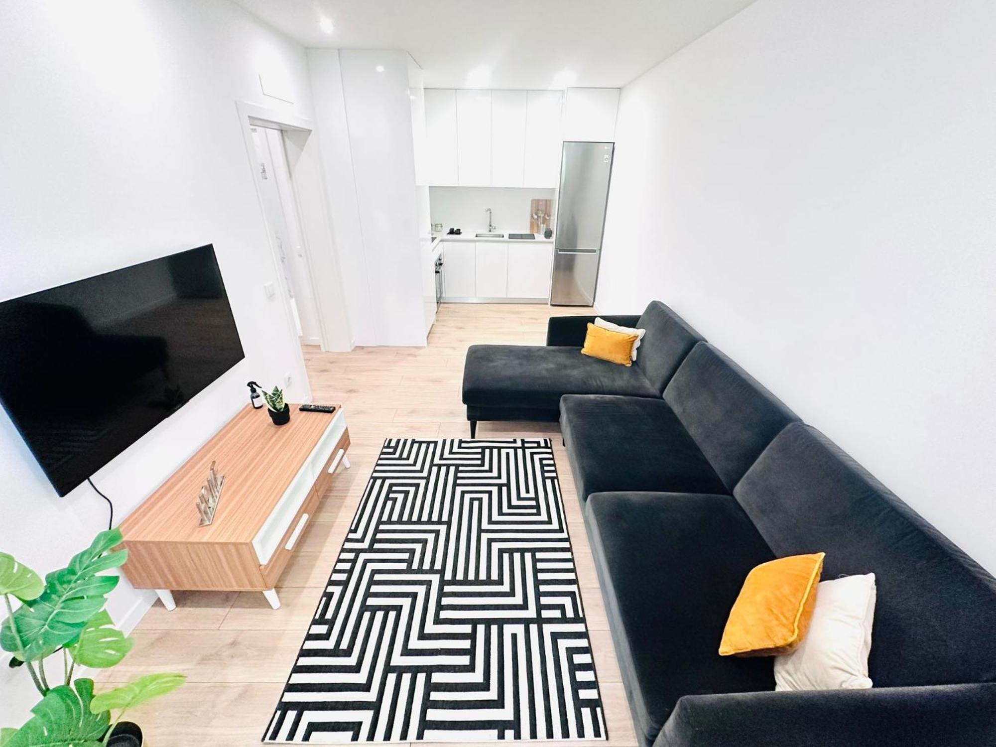 The Antonio Pedro House - No 2d - Stunning Three-bedroom Apartment *
