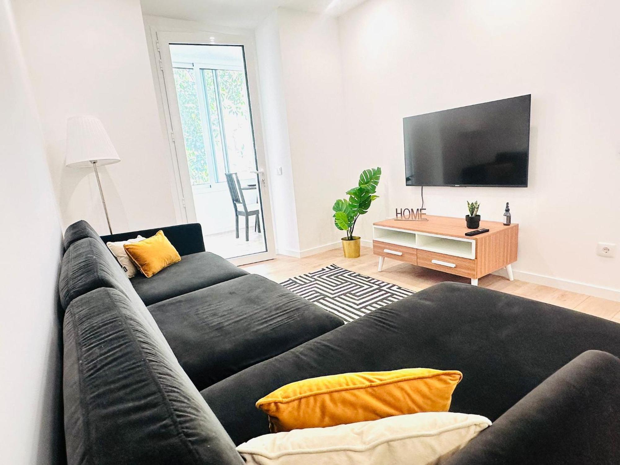 Apartment The Antonio Pedro House - No 2d - Stunning Three-bedroom *